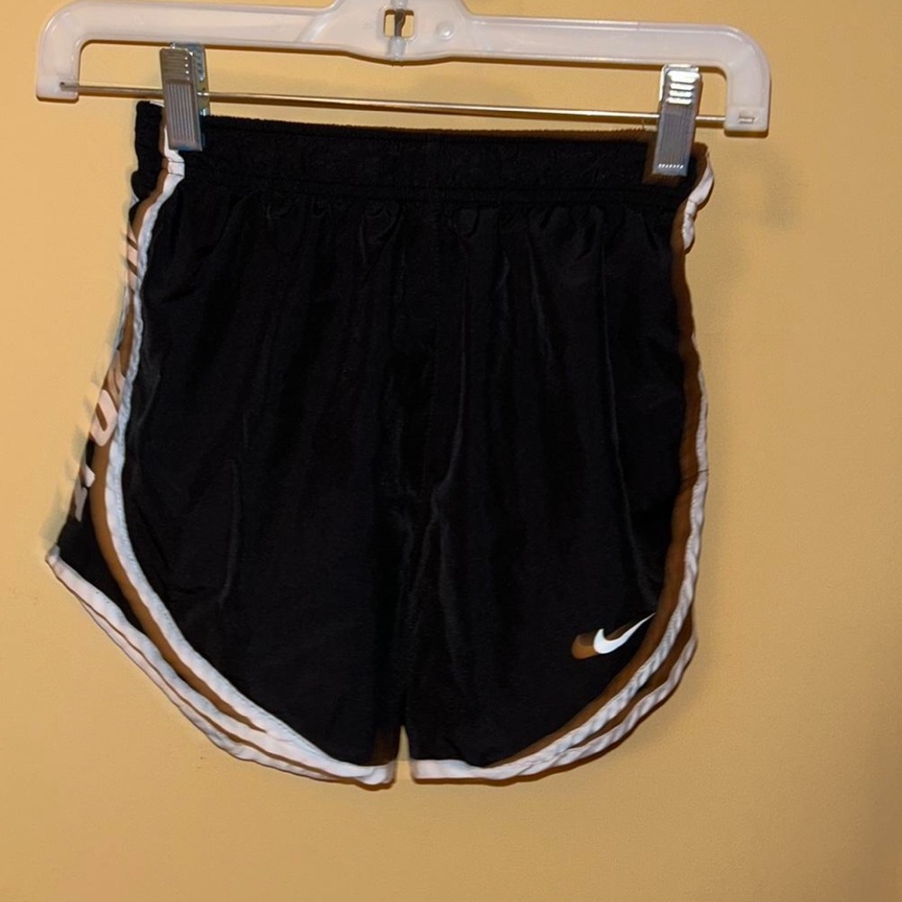 XS nike shorts with side design